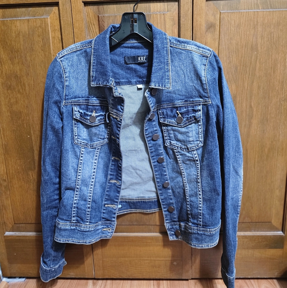 Kut from the Kloth Women's Classic Blue Denim Jacket
